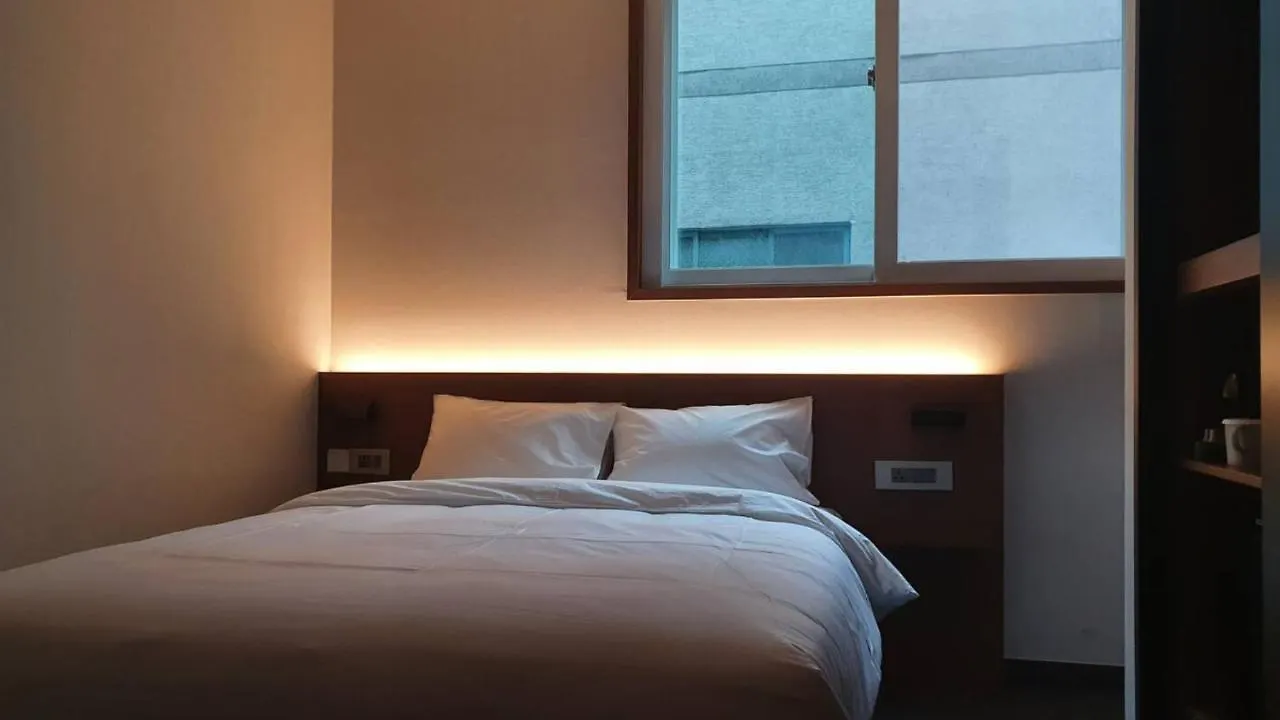 Pillowsopher Hongdae Seoul Hotel